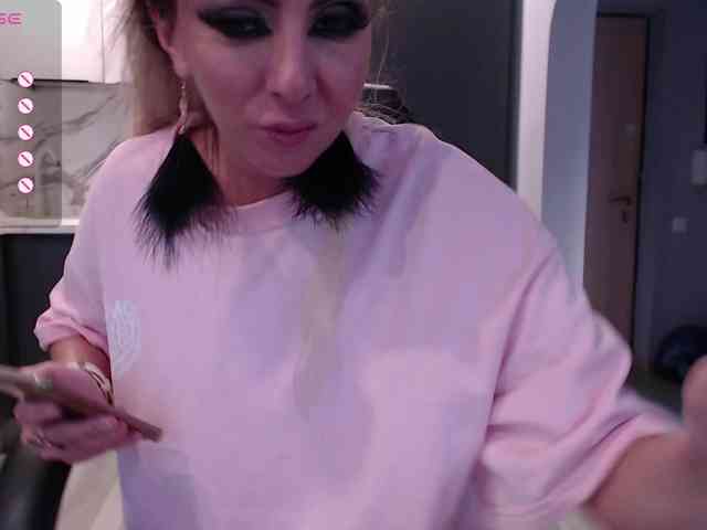 blondalina webcam