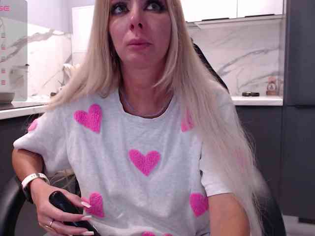blondalina webcam
