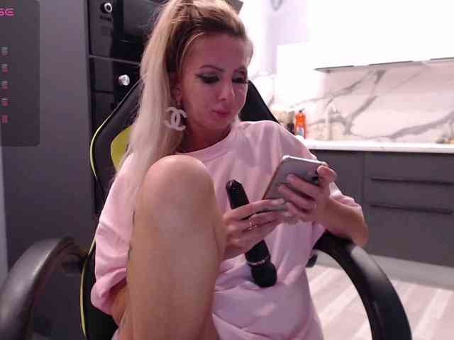 blondalina webcam