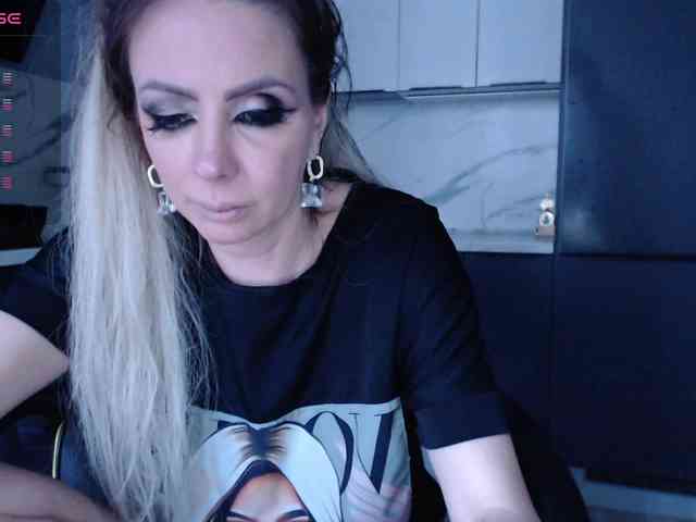 blondalina webcam