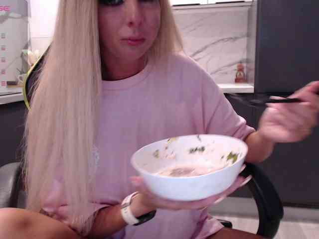blondalina's live room