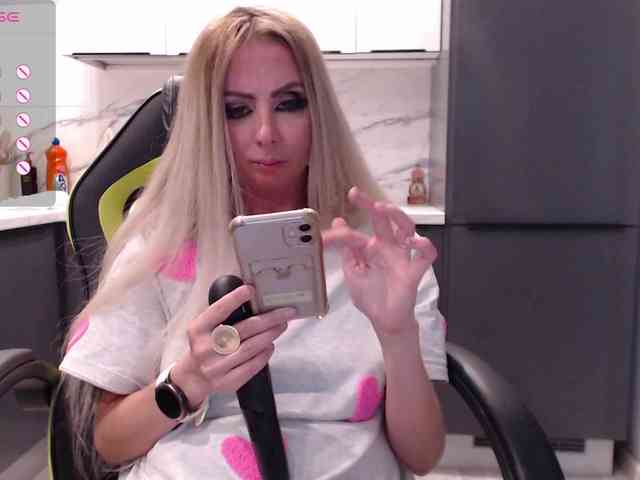blondalina webcam