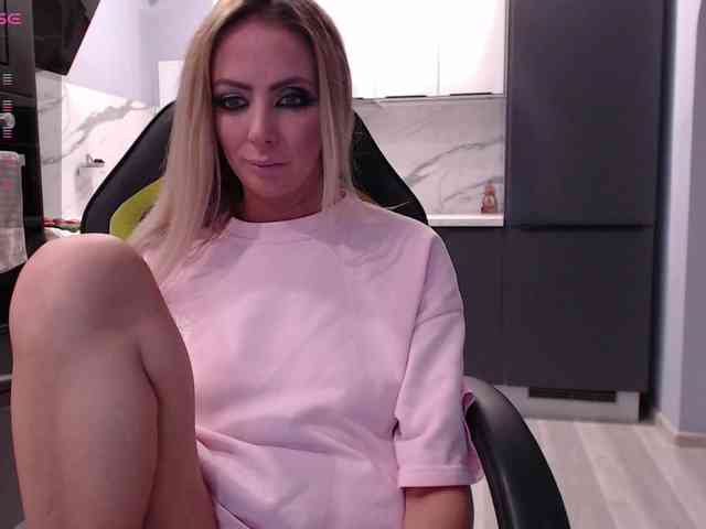blondalina webcam