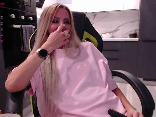blondalina webcam