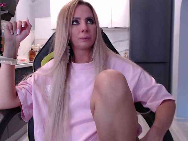 Модель: blondalina