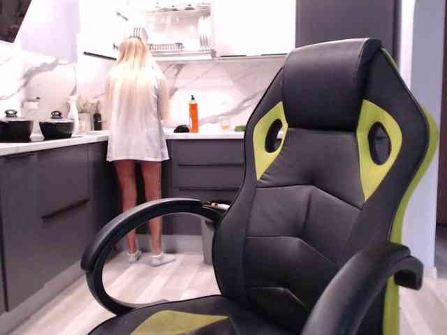 blondalina webcam