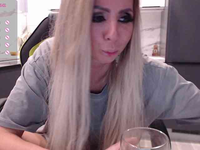 blondalina webcam