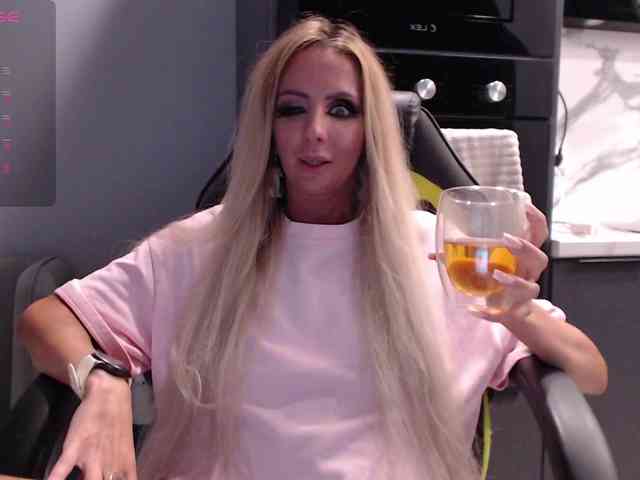 blondalina webcam