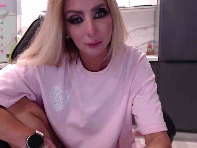 blondalina webcam