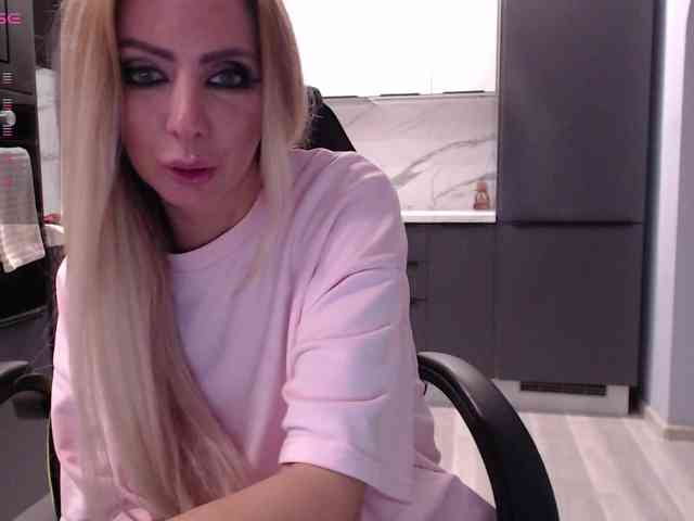 blondalina webcam