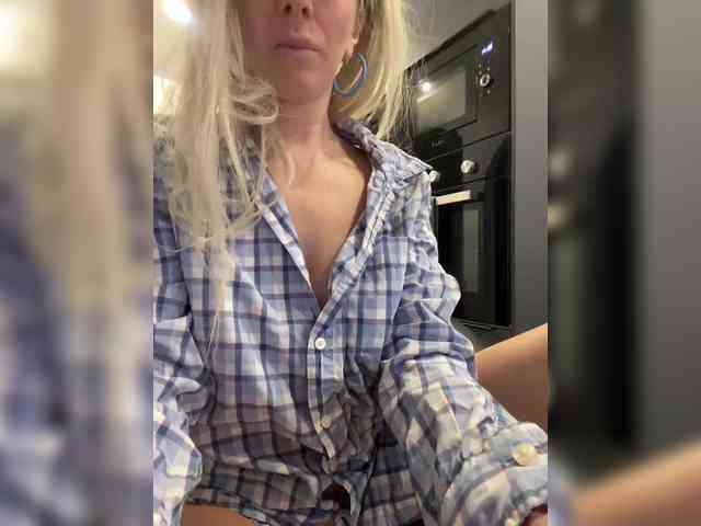 blondalina webcam