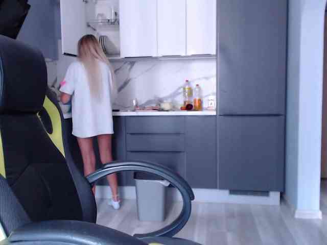 blondalina webcam