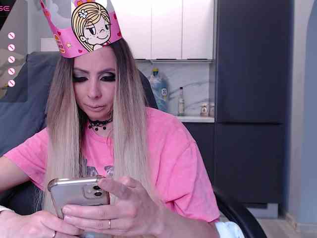 blondalina webcam