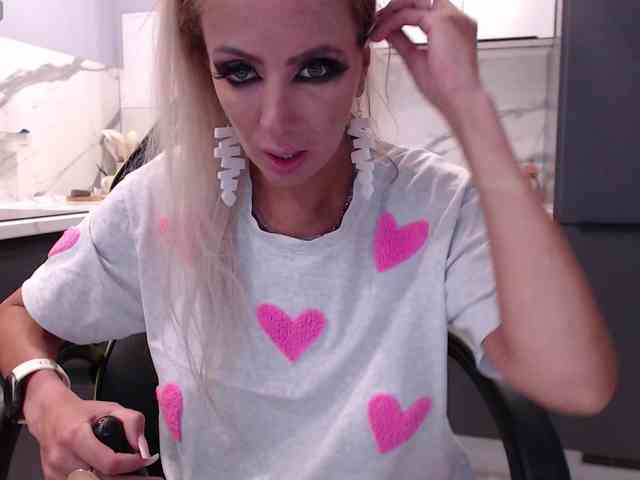 blondalina webcam