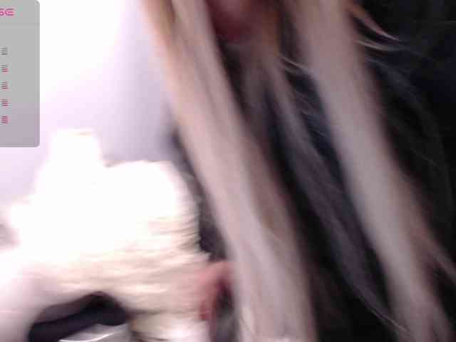 blondalina webcam