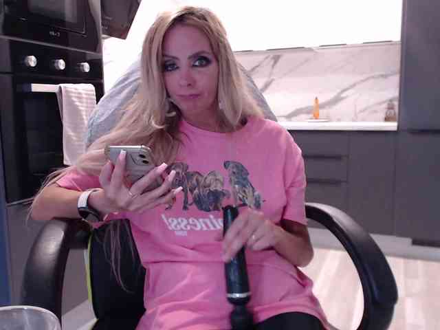 blondalina webcam
