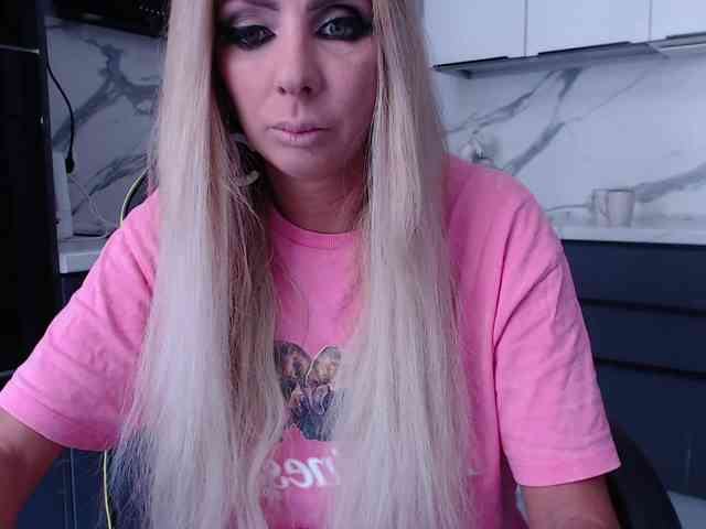 blondalina webcam