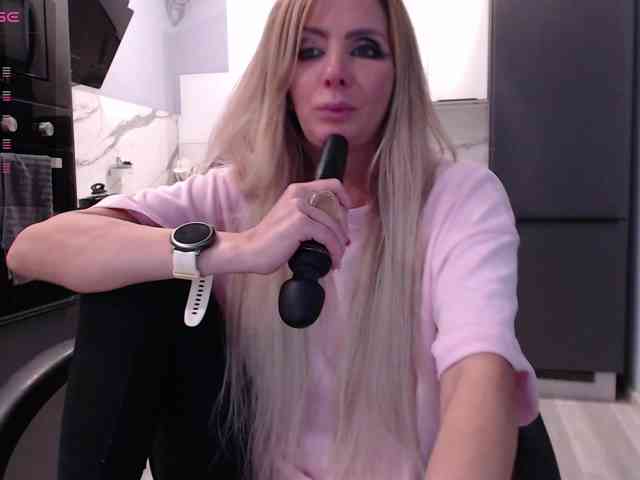 blondalina webcam