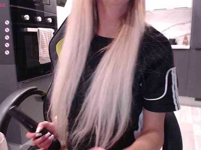blondalina webcam