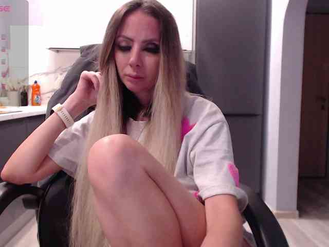 blondalina webcam