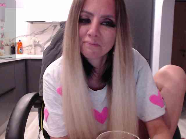 blondalina webcam