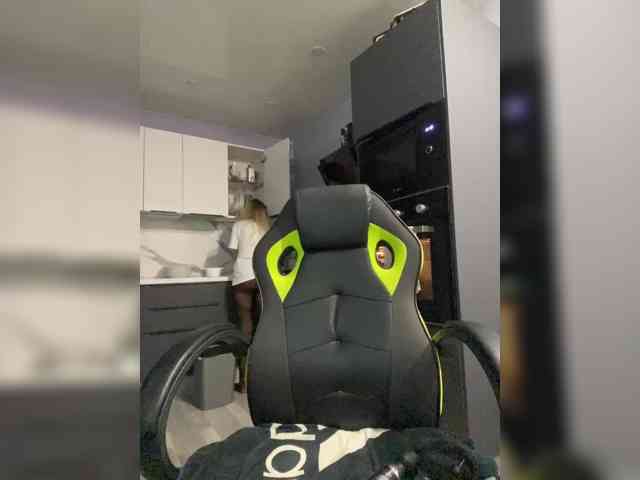 blondalina webcam