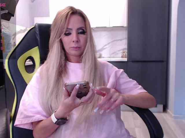 blondalina webcam