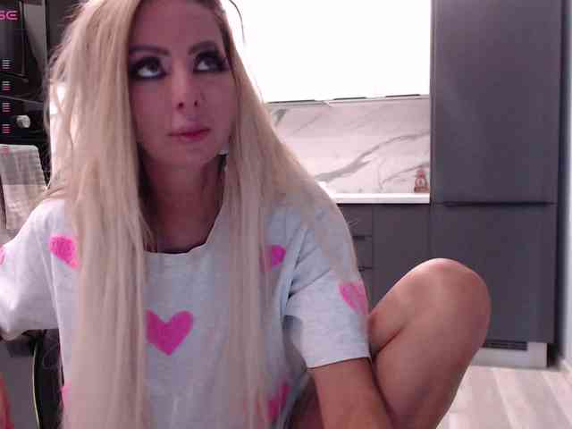 blondalina webcam