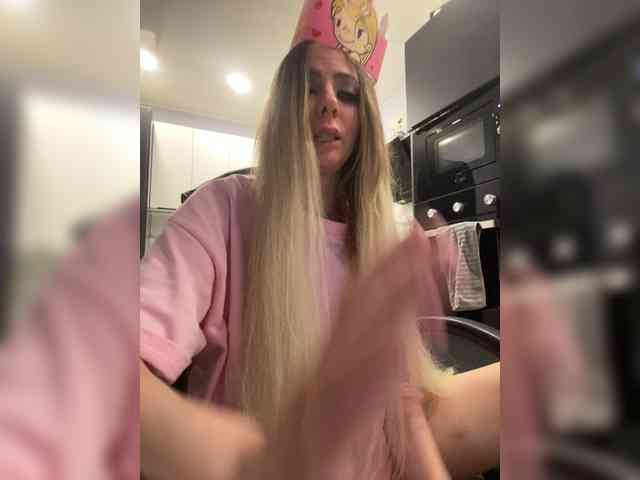 blondalina webcam