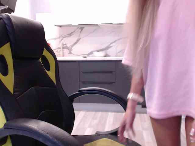 blondalina webcam
