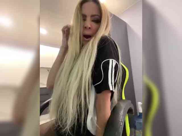 blondalina webcam