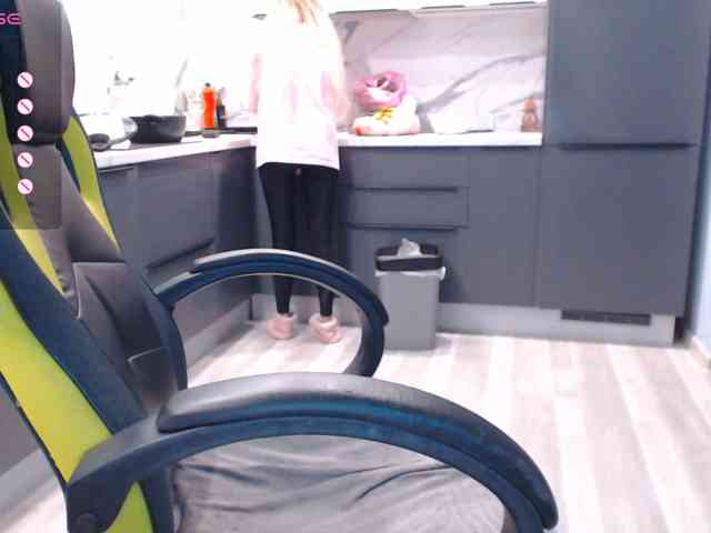 blondalina webcam