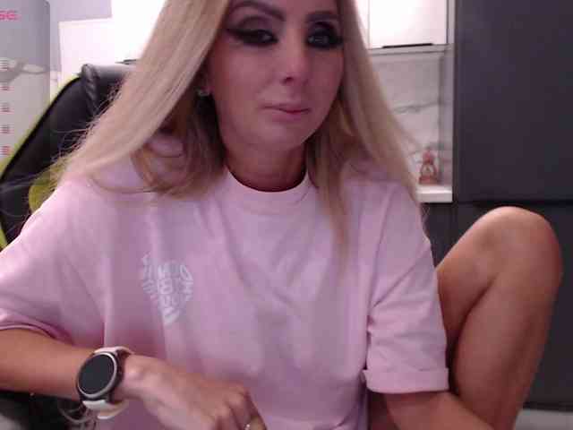 blondalina webcam