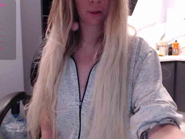 Dit model is nu live. blondalina