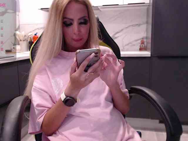 blondalina webcam