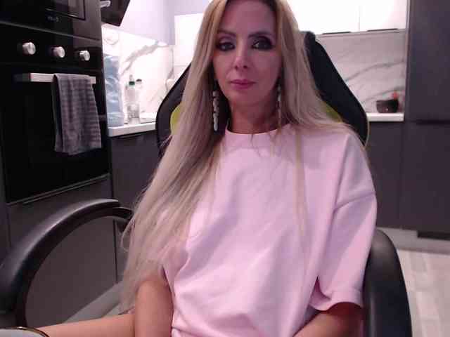 blondalina webcam