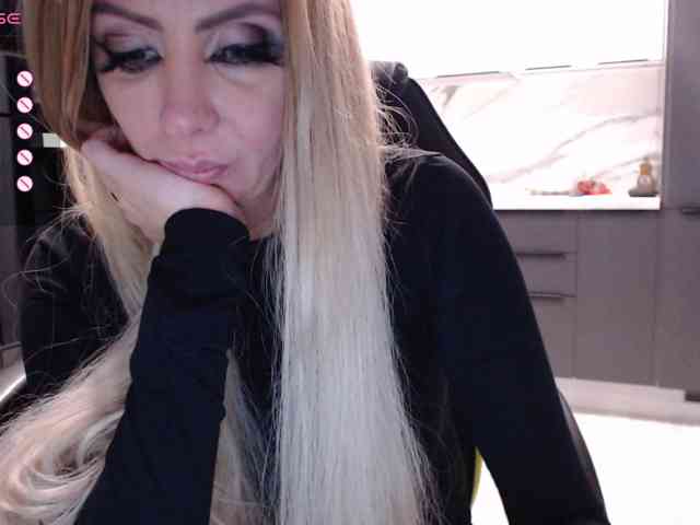blondalina webcam