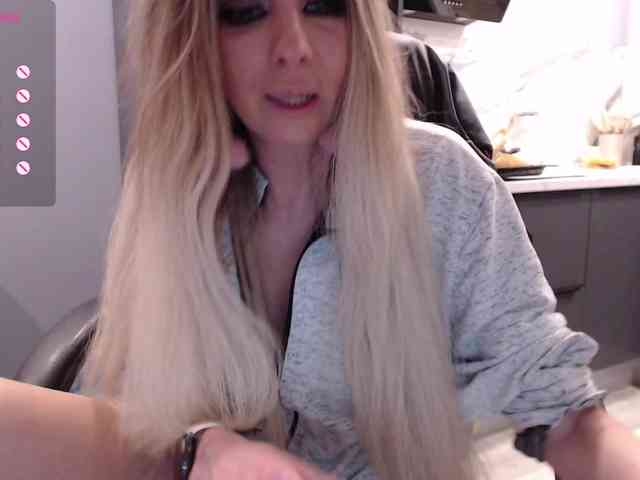 blondalina webcam