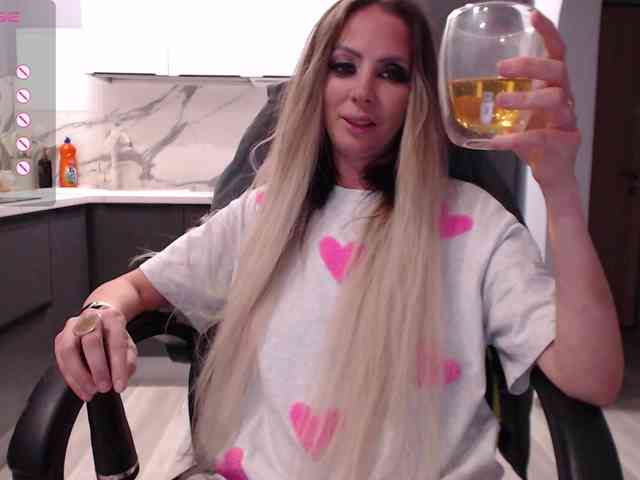 blondalina webcam