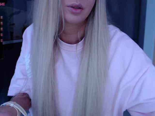 blondalina webcam