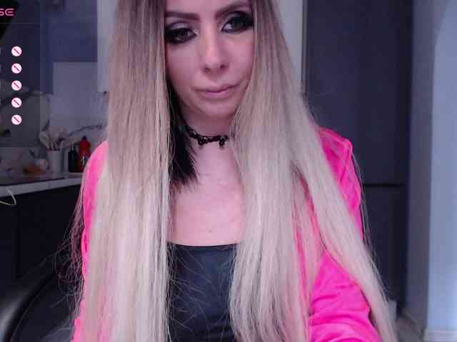 blondalina webcam