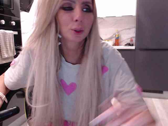blondalina webcam