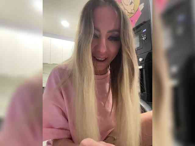blondalina webcam