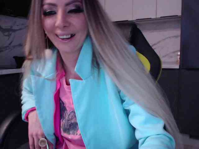 blondalina webcam
