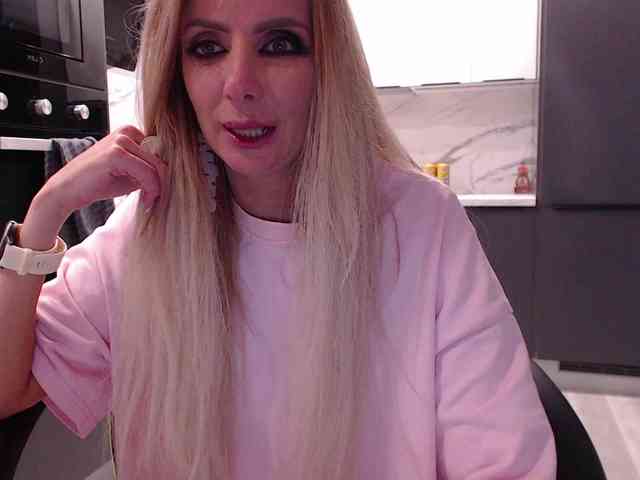 blondalina webcam