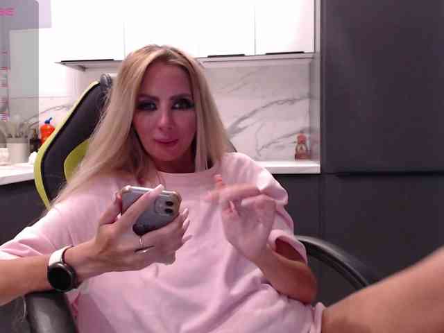 blondalina webcam