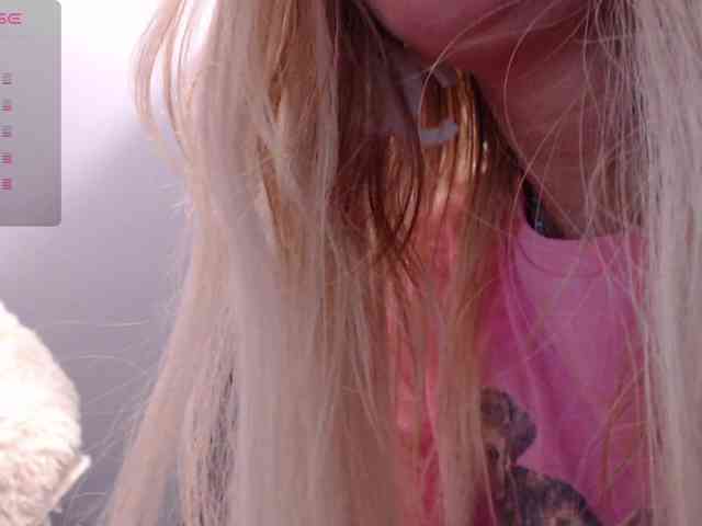 blondalina webcam
