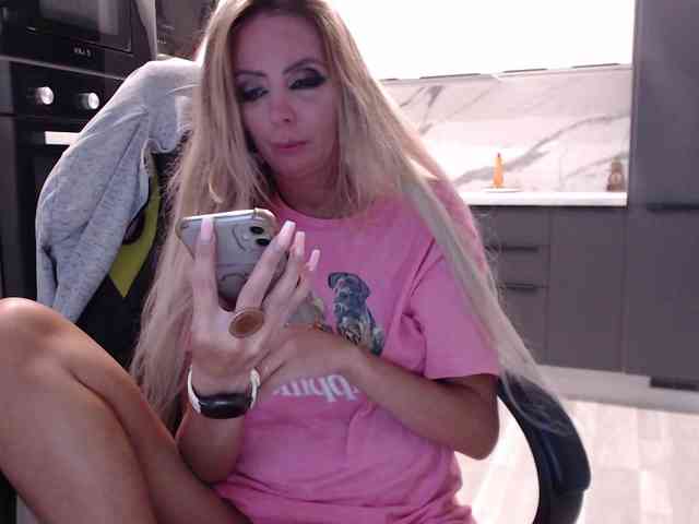 blondalina webcam