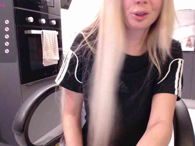 blondalina webcam