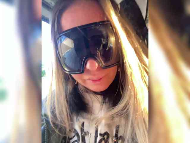 blondalina webcam